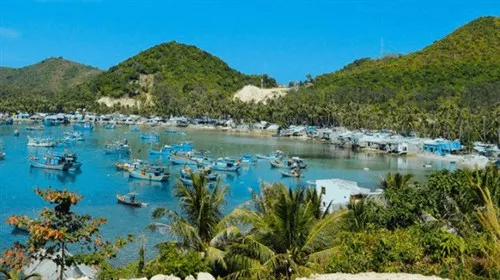 ENJOY THE BEST FOOD AT HON ​​LON NAM DU PORT